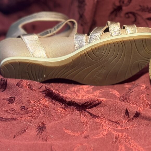 Dansko Rose Gold Gladiator Sandal Metallic Leather Strappy Wedge 38 (US 7.5-8) - Picture 4 of 4